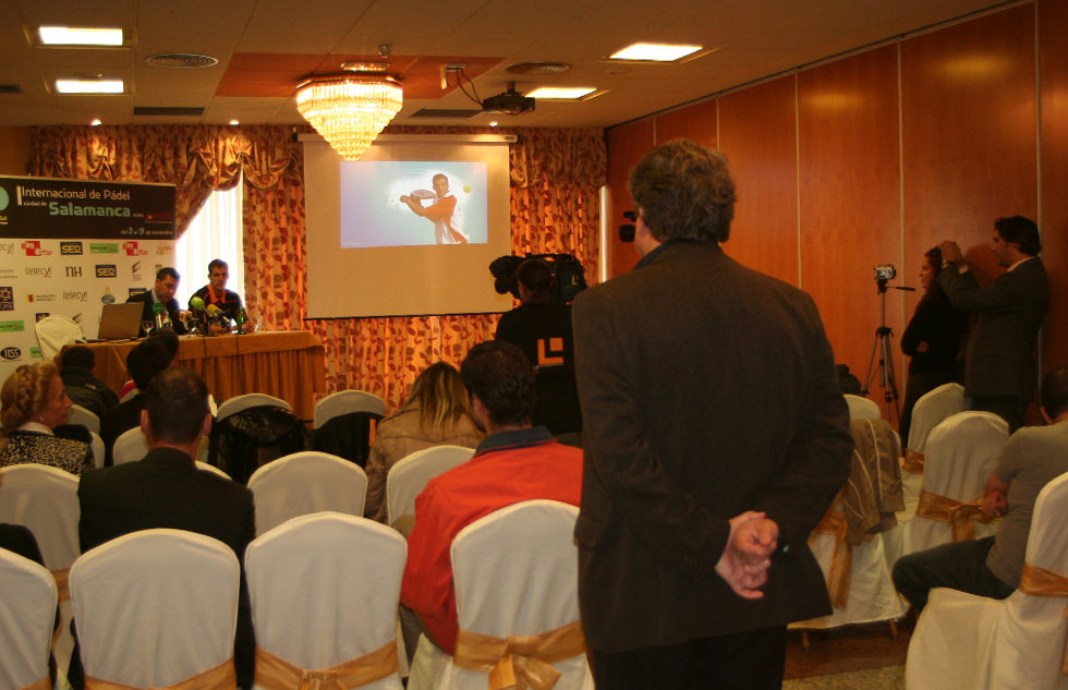 Conferencia de prensa. Presentación a los medios de la web - 2008